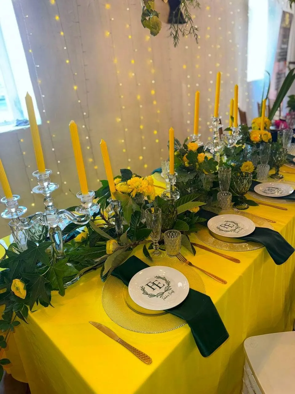 Yellow-themed wedding tablescape by Fabulous Events